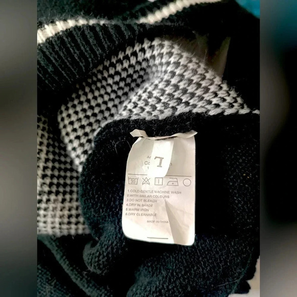 Women's Skull Vest Size L - Picture 4 of 4